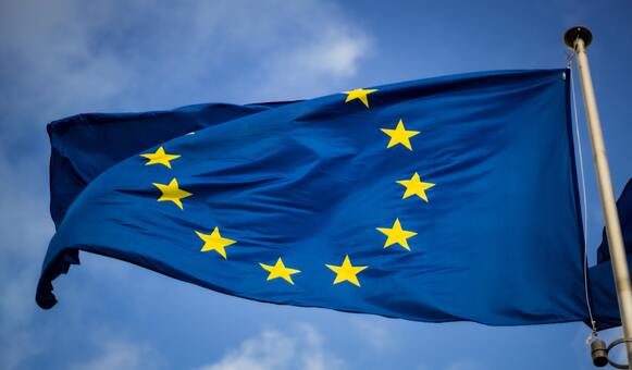 Comissão Europeia vai emitir 250 milhões de euros em obrigações verdes para atrair investimentos sustentáveis